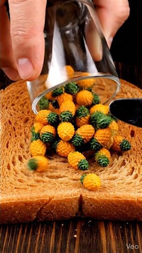 ASMR PINEAPPLE BREAD SPREAD 🍞 #asmr #satisfying #odlysatisfying #viral #relax