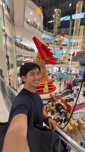 𝑫𝒂𝒗𝒊𝒅 𝑮𝒖𝒊𝒔𝒐𝒏 on Instagram: "you asked for it! rating mga christmas decorations sa mall — season 3 😂🎄 • disclaimer: not meant to bash or shame any mall (any mall?!), this is just my personal opinion 😅 merry christmas!!! 🎁"