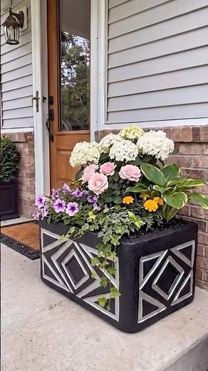 I Turned a $2 Plastic Crate into a Designer Cement Planter 😱 Black & Silver DIY Makeover