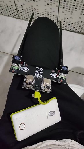 Testing Blue Jammer From Bathroom #cyberdeck #cybersecurity #bluejammer #hacking #hackers #flipperzero #esp32 #hackingtools #geek #linux #cyberattack #flipperzerodevice #devices | Ubuntu Maniax