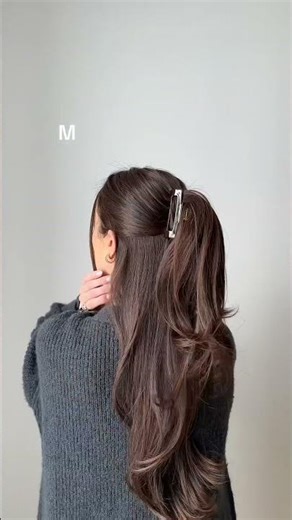 Claw clip sizes for all hair types. Which size do you need?🤎