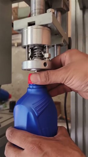 Bottle capping machine