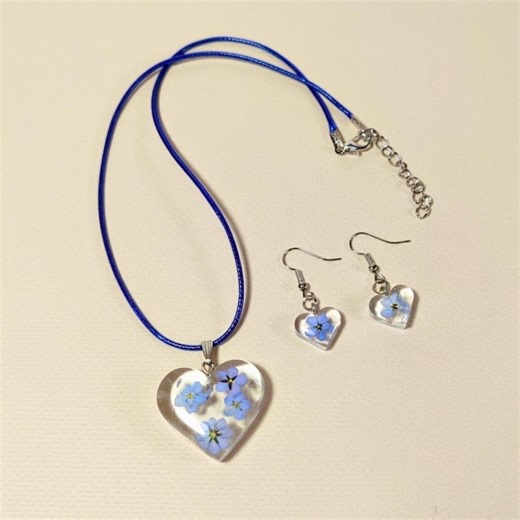 Forget Me Not Jewelry Set for Mother’s Day, Gift for Mom, Real Flower Resin Necklace and Earrings Set, Blue Heart Pendant, Gift Box