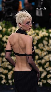 #EmmaChamberlain marks her fifth #MetGala, wearing a custom Courrèges by Nicolas Di Felice and a blonde pixie cut! | Access