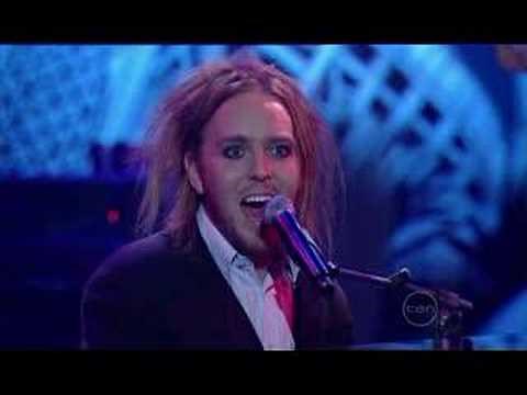 Tim Minchin - Hello/Happy Little Africuns (2007 Comedy Gala)