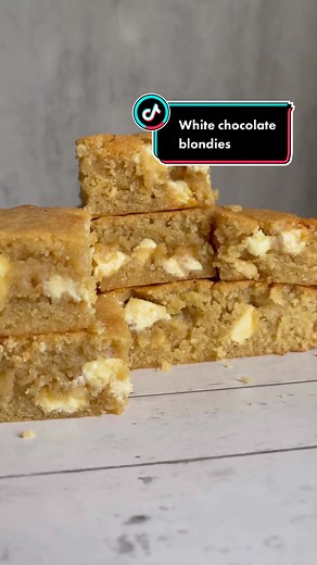 Delicious White Chocolate Blondies Recipe