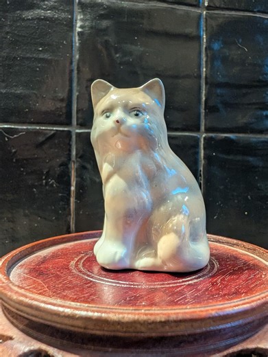 Vintage Porcelain Cat Figurine, Glossy White & Brown Sitting Kitten Statue, Retro 70s 80s Kitsch Home Decor, Collectible Ceramic Cat Lover - Etsy