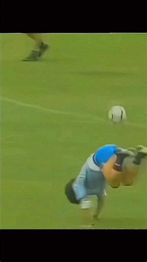 Diego Maradona warmup skills 🔥 #football #footballshorts #messi