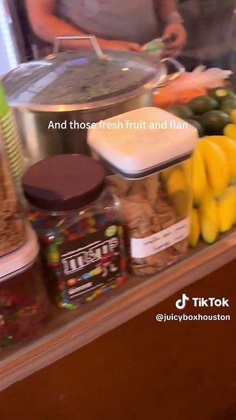 Chinatown Open for Thanksgiving Desserts Until 10:30 PM