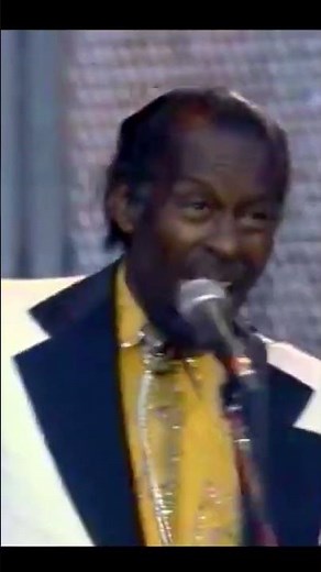 🎸🎤 Legends United - Chuck Berry & Bruce Springsteen Rock "Johnny B. Goode" #musiclegends