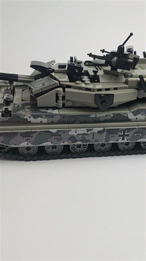 Assembled Leopard tank 1200 pcs,Собраный танк 1200 деталей #build #lego #toys #tank #bricks