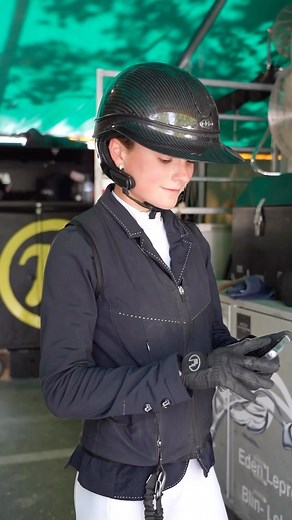 Penelope Collections Officiel on Instagram: "GILET AIR BAG AIRLIGHT 2 🌬️⭐️ . Allier sécurite et élégance grâce à notre gilet Air Bag AirLight 2 ! Il assure une protection optimale des cervicales, du dos, des lombaires, du sacrum, du pelvis et du thorax. Il est également doté d’une protection latérale continue qui permet un maintien de l’alignement du tronc. Au niveau du cou une minerve permet de stabiliser la colonne vertébrale et les zones vitales. ✨ Disponible en plusieurs tailles et hauteur 