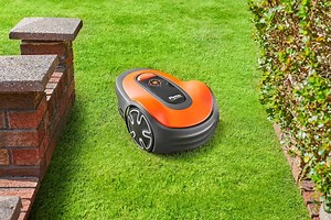 Cheapest robot lawnmower: Surprise deal in the Amazon Spring Sale