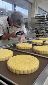 The position at the mooncake factory fully aligns with my dream job. #food #cake #delicious