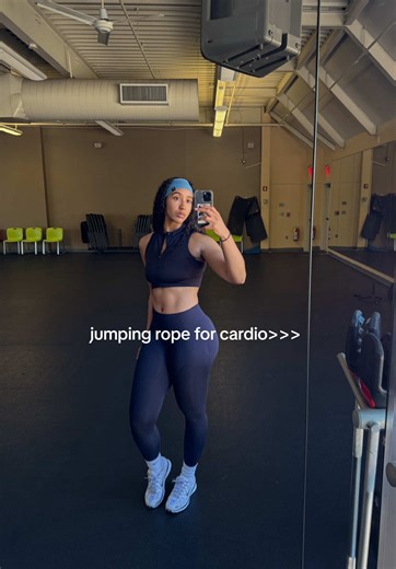 Just added some jumping rope to my routine! 10 minutes after workouts/lifts 🫣 its harder than it looks! fit details: @Women‘s Best headband: @Gymshark #fyp #cardio #jumpropeworkout #fitness #gymmotivation