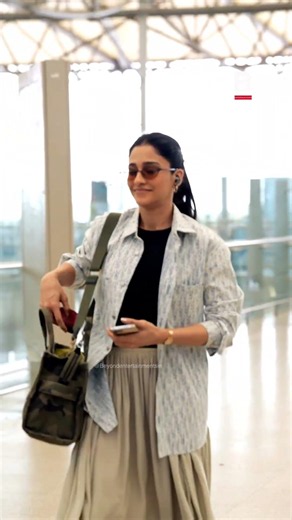 Regina Cassandra was spotted at Hyderabad Airport,💐✈️