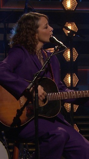 Gaby Moreno & Oscar Isaac: Luna de Xelajú Performance on Fallon Tonight