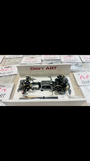 Small Scale Build Day! This will be fun to chase 1/10 with 😂 #rc #ラジドリ #DA4 #hobby