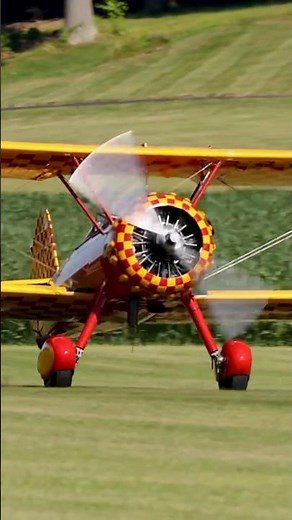 1941 Stearman landing #aviation #runway #pilot #canon #airport #airplane #biplane #stearman #boeing
