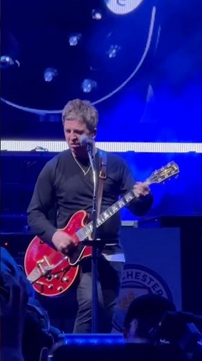 Oasis playing Don’t Look Back in Anger at the Rose Bowl in Pasadena, CA on 9/7/25 #oasis
