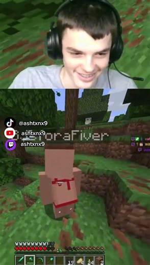 Ashton gets freaky in the MC realm. 😳 #minecraft #funny #clips #foryou #fyp #viral