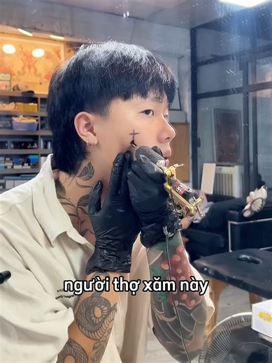 Chàng trai tự xăm hình và cái kết #shorts_piWmtiL2xps