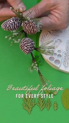 174 reactions · 25 shares | ❄️ CHRISTMAS CAKES, BUT MAKE THEM...