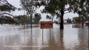 #QldFloods OO Madsen bridge in Warwick closed as we approach major flood 13/5/22 Victoria St Bridge also closed. McEvoy St Closed Bracker Road Closed. | SE Qld Weather Photography -Chris McFerran