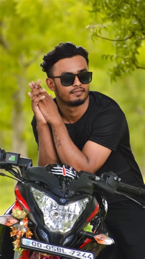 🦅𝐒𝐎𝐔𝐑𝐀𝐕🦅 on Instagram: "TRENDING Vn Code || . . For Next Code . . Step 1: Take a screen shot of this reel Step 2: Open VN Video editor app Step 3: Click on the scanner in top of right corner Step 4: Scan the Screenshot & click on the download/use Step 5: Select your photos and export video . . Follow for more @mr__sourav__0.2If you get help from this tutorial please let me know by tagging me on your reels . . . #vn #vneditor #vnvideoeditor #vncode #vncodes #vntutorial #vntemplate #instag