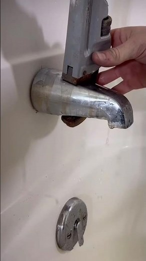How to fix a leaking tap #DIY #Tools