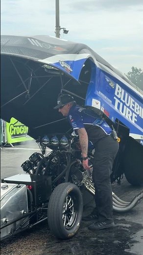 We ❤️ Funny Car burnouts #NHRA