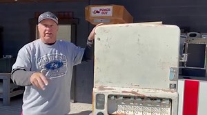 Have you ever seen the inside of an older candy machine? | Ricks Restorations