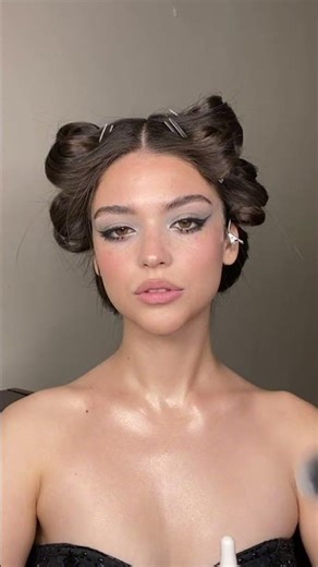 The Secret to Shimmering Décolletage… Revealed 💫