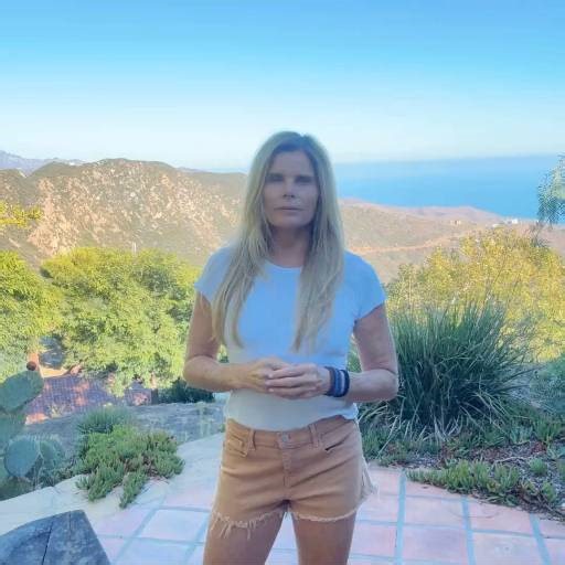 You don’t lose your voice in one moment. You lose it in a thousand small silences. The “it’s fine.” The forced smile. The moment you swallow truth to stay loved. But the body remembers what the mouth forgets. And one day, your own reflection will ask, “What do you need?” and you’ll realize your voice was never gone. It was waiting. We’re gathering to remember the sound of our truth together, today at 3 pm pst / 6 pm est Comment tea circle to save your seat. | The Return of the Queen - Mariel Hem