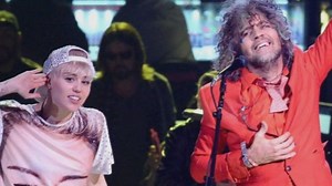 Miley Cyrus, Flaming Lips Planning Naked Concert
