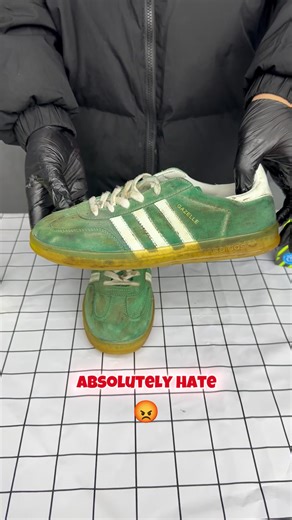 Waterless & fast-drying—revive rainy-day dirty shoes in a flash! #OnTheGoers #QuickCleanKit #InstantFresh #NoWashNeeded #LifeEssentials