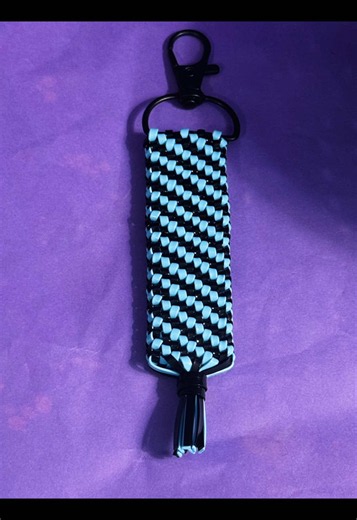 How to Make a Lanyard Keychain (Gimp/Boondoggle)