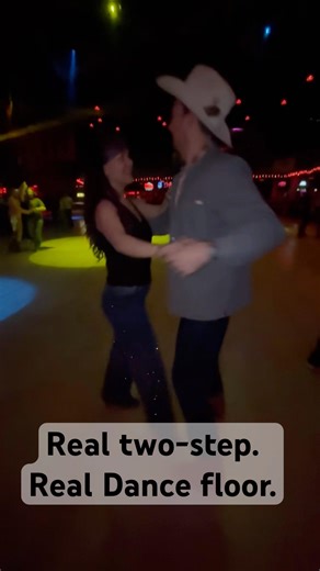 country two-step on the dance floor 🤠💃🕺
