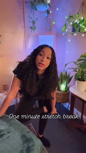 𝓢𝔂𝓷𝓬-𝓲𝓷 𝓦𝓮𝓵𝓵𝓷𝓮𝓼𝓼 CMT,LMT RYT200 on Instagram: "One minute stretch break, get up! Move, bend, stretch, and breathe. #movementmondays #massagemondays #oneminute #mindfulness #bodywork"
