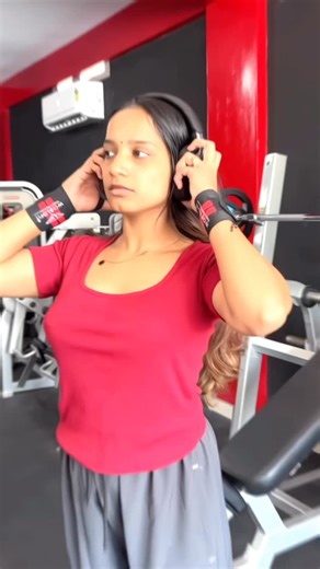 💙𝐴𝑁𝐼𝐿𝐴 𝑁𝐴𝑅𝐴𝑌𝐴𝑁💕 on Instagram: "Yahh 🌝🫶🏻💪🏻 #fyp #nofilter #viral #goviral #instagood #explorepage✨ #exploring #instamood #instagirl #brokenheart #gymmotivation #likeforfollow #instagram #gymlife"