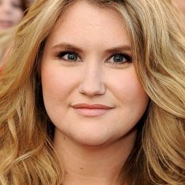 Jillian Bell | Speaking Fee | Booking Agent