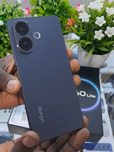 *Vivo V60 Lite 4G Key Features* RAM: 8GB Internal Storage: 256GB Display: 6.77-inch AMOLED OS: Android 15, Funtouch 15 Chipset: Snapdragon 685 (6nm) Main Camera: 50MP 8MP Selfie Lens: 32MP Connectivity: 4G, Wi-Fi 6, Bluetooth 5.4, GPS, NFC, USB 2.0. Battery: 6500mAh, 90W wired Colors: Black, Blue #shopsmart #vivov60lite #vivo #gadgetyunixkenya #phoneshop