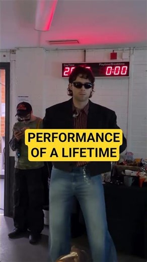 5 Seconds of Summer Warming Up to No Air by Chris Brown & Jordin Sparks