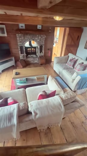 We love a bit of history at Crusader Cabins. With us, you can experience 17th-century Bavarian charm at Lakeland Lodge, a restored log cabin in Kinlough, County Leitrim. Originally built by German farmers over 300 years ago and relocated by architect Gehrig, this unique property blends rich history with modern comforts. Set on four acres, enjoy the beauty of the Irish countryside and Lough Melvin, relaxing with your morning coffee on a balcony while soaking in the peaceful surroundings. We love 