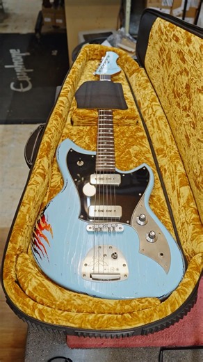 Novo Dealer Limited Serus Guitar - Daphne Blue over 3-Tone Burst 🎸 #guitar #novoguitars