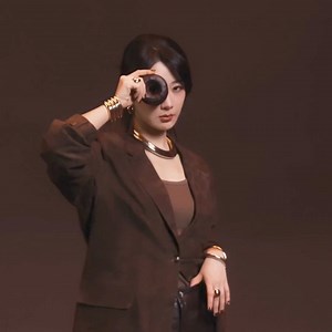 Discover APM Monaco's Collection Automne. Explore fashionable and versatile bracelets, necklaces, earrings and rings in various gold colors for a perfect mix and match. | APM Monaco