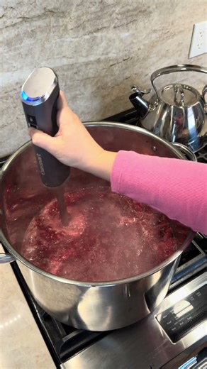 Canning raspberry Jam! #raspberrycan #canningjam #waterbathcanning #howtomakejam #raspberryjamrecipe