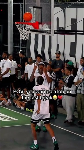 Just throw the lob bro😭💔 #fyp #aau #madehoops #basketball #nyc