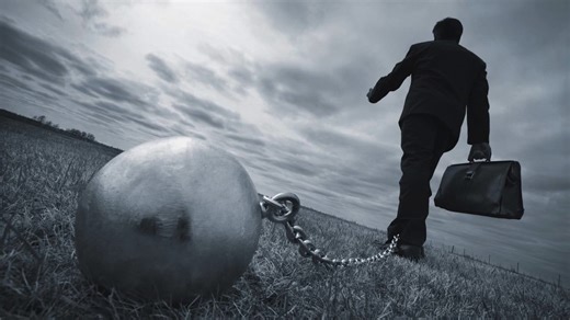 Average American household debt just hit $138,000 as borrowing costs squeeze budgets tighter