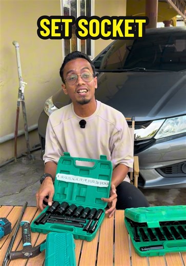 Essential Tools for Auto Maintenance: Socket Wrench and More